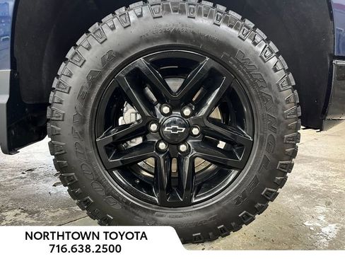 Used 2023 Chevrolet Silverado 1500 Custom Trail Boss w/ LPO, Dark Essentials Package image 31