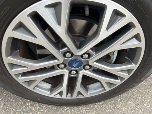 Used 2022 Ford Escape SEL image 9