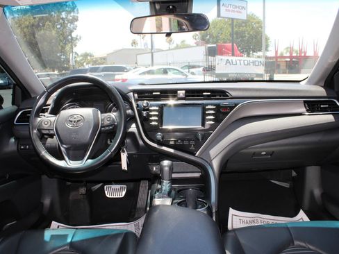 Used 2018 Toyota Camry SE FWD image 26
