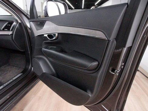 Used 2023 Volvo XC90 B6 Ultimate w/ Protection Package Premier image 23