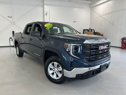 Used 2022 GMC Sierra 1500 Pro w/ Pro Value Package AWD/4WD image 4