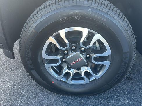 New 2026 GMC Sierra 2500 SLT w/ SLT Premium Package image 11