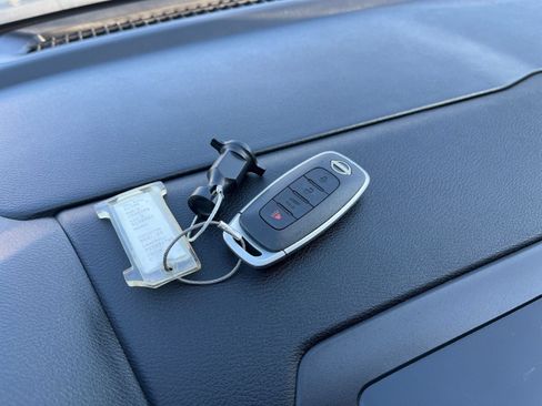Used 2025 Nissan Sentra SV FWD image 20