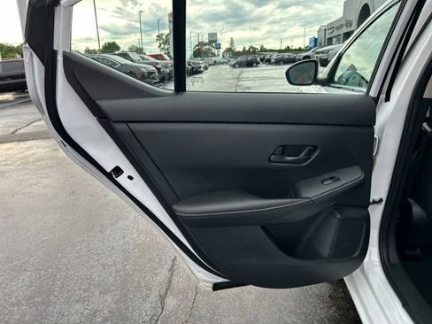Used 2024 Nissan Sentra SV FWD image 18