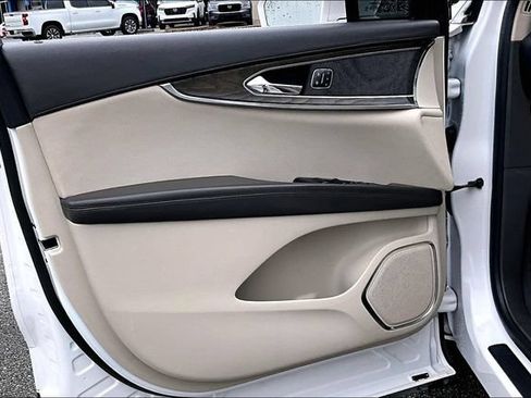 Used 2017 Lincoln MKX Reserve FWD image 17