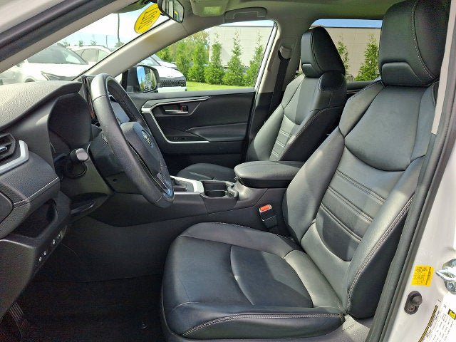 Used 2021 Toyota RAV4 XLE Premium AWD/4WD image 13