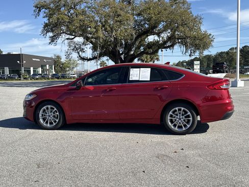 Used 2020 Ford Fusion SE image 11