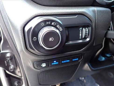 Used 2023 Jeep Wrangler Unlimited Sahara w/ Cold Weather Group AWD/4WD image 14