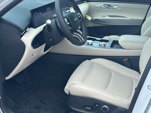 New 2026 Genesis GV70 2.5T Select AWD/4WD image 9