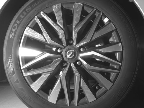 Used 2025 Nissan Altima 2.5 SV image 13