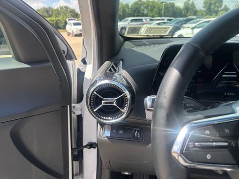 Used 2025 Chevrolet Equinox LT FWD image 33