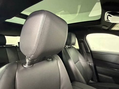 New 2026 Land Rover Range Rover Velar Dynamic SE image 36