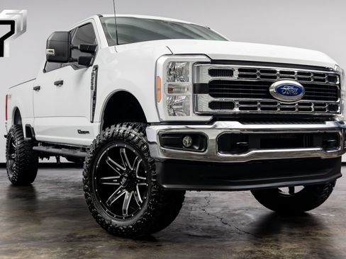 Used 2025 Ford F250 XLT w/ FX4 Off-Road Package AWD/4WD image 1