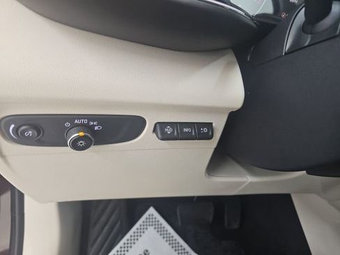 Used 2023 Buick Envision Avenir image 31