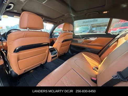 Used 2019 BMW 750i image 19