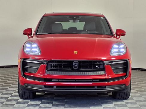 Used 2024 Porsche Macan Turbo AWD/4WD image 2