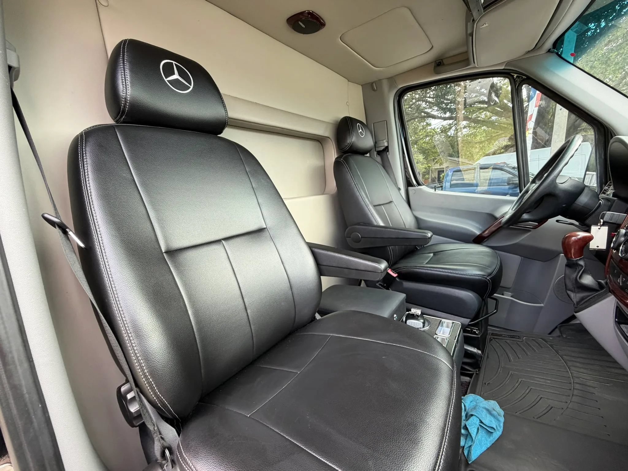 Used 2012 Mercedes-Benz Sprinter 2500 image 24