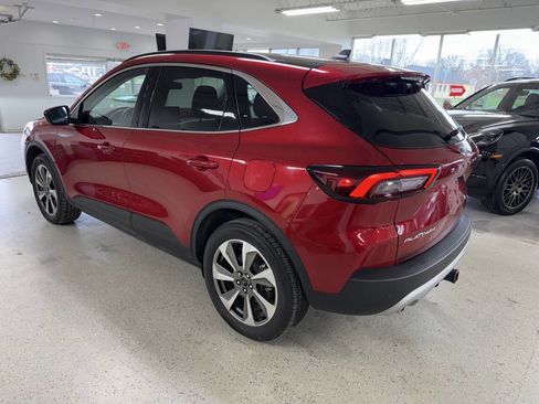 Used 2025 Ford Escape Platinum w/ Premium Technology Package image 7