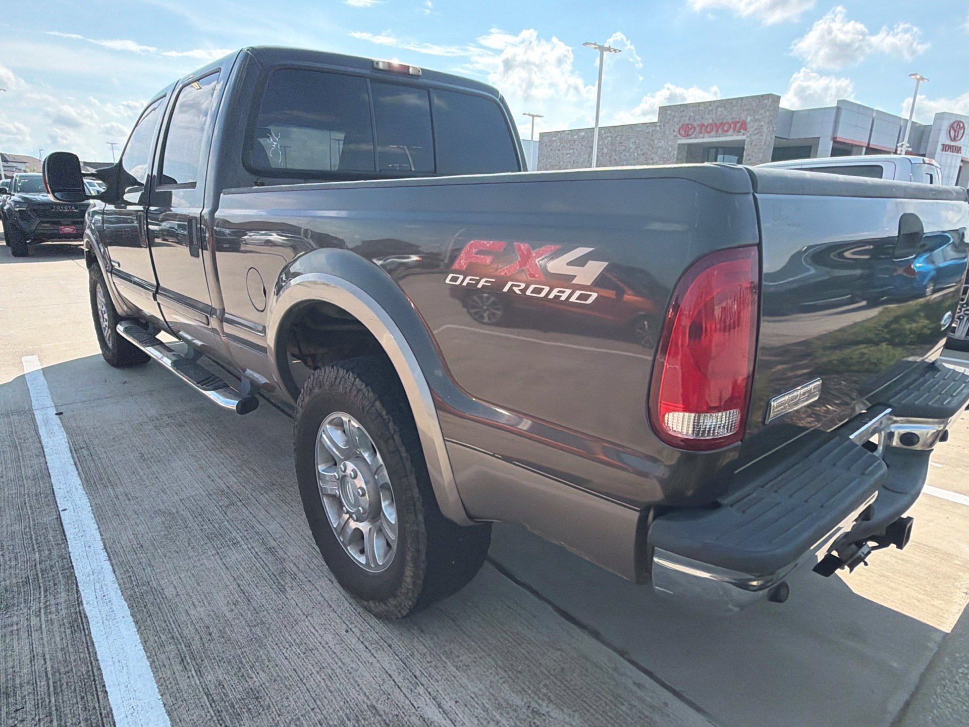 Used 2006 Ford F250 4x4 Crew Cab Super Duty image 6