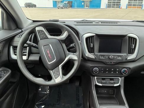 Used 2024 GMC Terrain SLE image 17