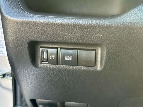 Used 2019 Toyota RAV4 LE image 22