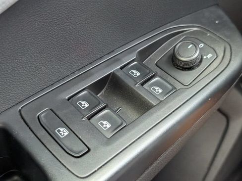 Used 2023 Volkswagen Taos S FWD image 19