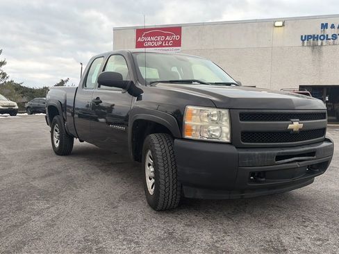 Used 2010 Chevrolet Silverado 1500 W/T image 1
