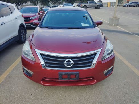 Used 2014 Nissan Altima 2.5 S w/ Sport Value Package image 4