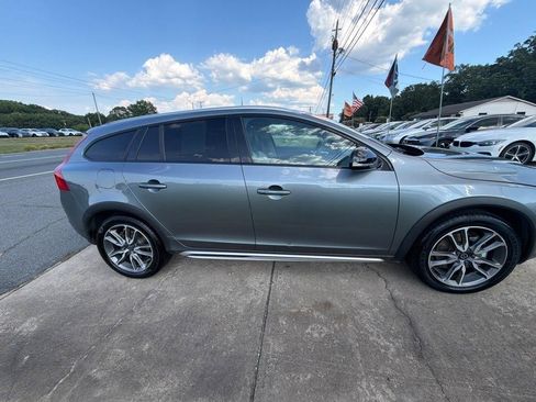 Used 2017 Volvo V60 T5 Cross Country w/ Convenience Package AWD/4WD image 13