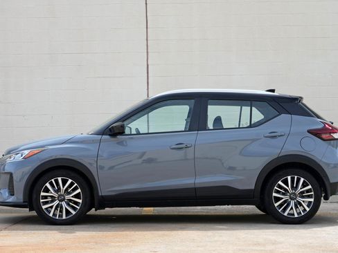 Used 2023 Nissan Kicks SV FWD image 8