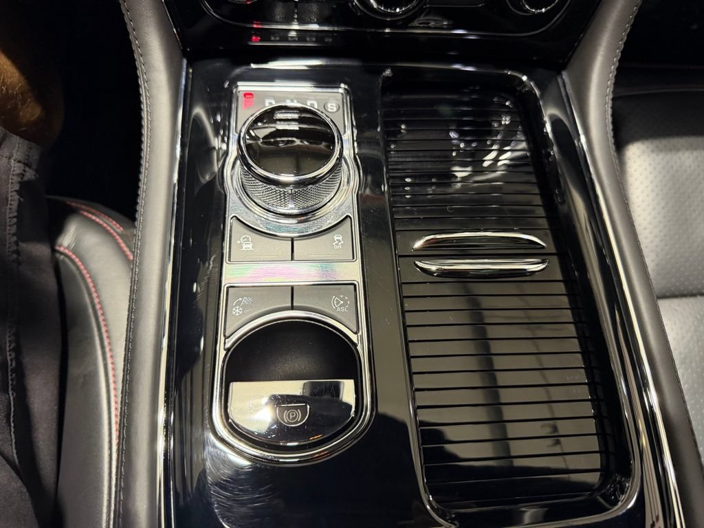 Used 2016 Jaguar XJ RWD image 17