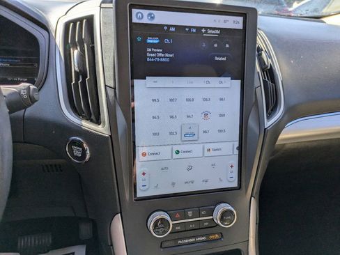 Used 2022 Ford Edge SEL image 13