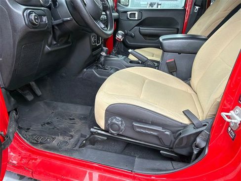 Used 2023 Jeep Gladiator Sport image 9