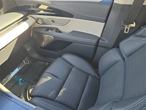 Certified 2024 Lincoln Nautilus Reserve w/ Equipment Group 203A image 14