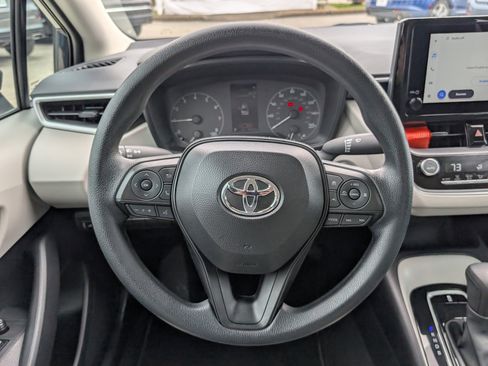 Used 2025 Toyota Corolla LE w/ Convenience Package image 13