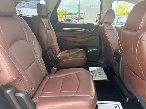 Used 2018 Buick Enclave Avenir w/ Avenir Technology Package AWD/4WD image 21