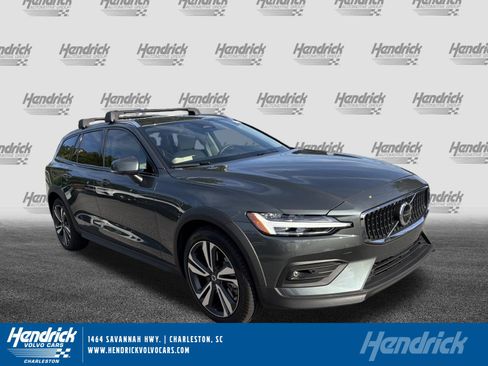 Used 2026 Volvo V60 B5 Cross Country Plus w/ Protection Package Premier AWD/4WD image 1