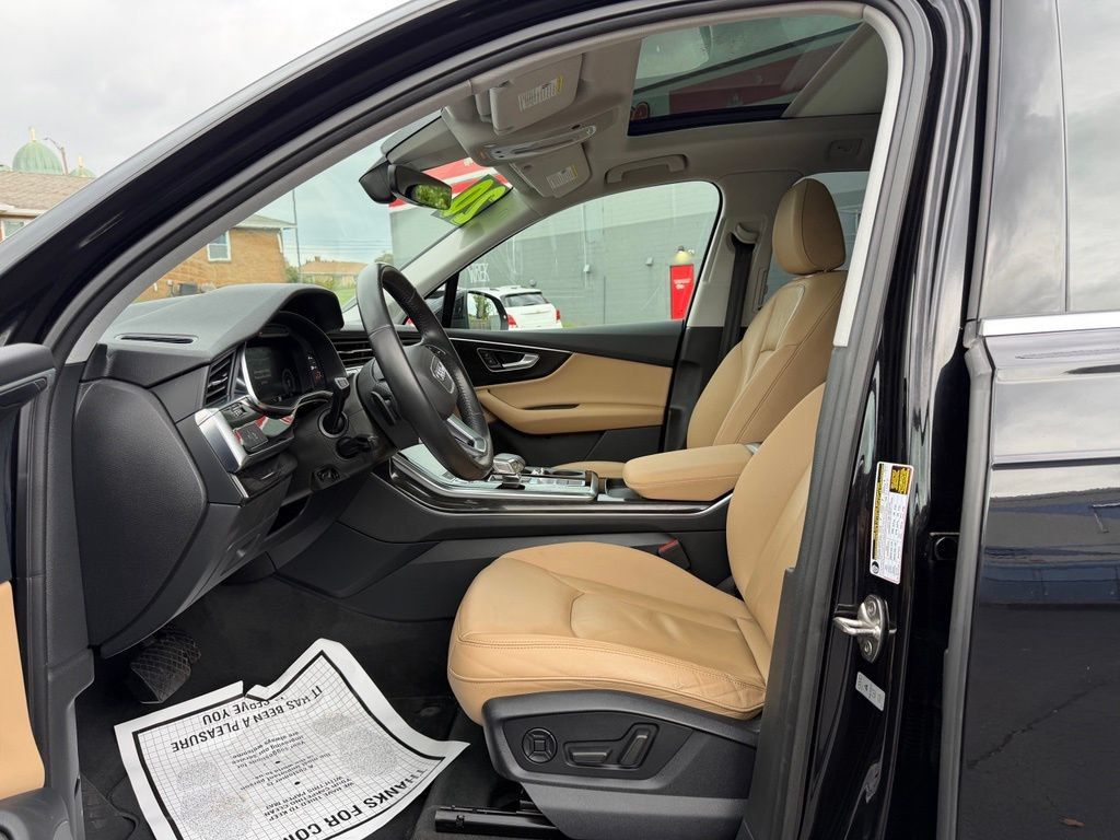 Used 2020 Audi Q7 3.0T Premium Plus w/ Premium Plus Package AWD/4WD image 16