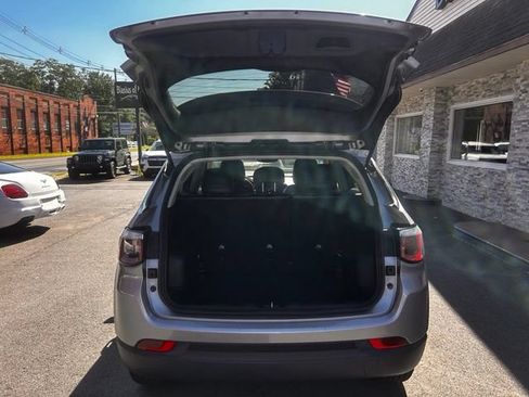 Used 2018 Jeep Compass Latitude w/ Popular Equipment Group AWD/4WD image 20