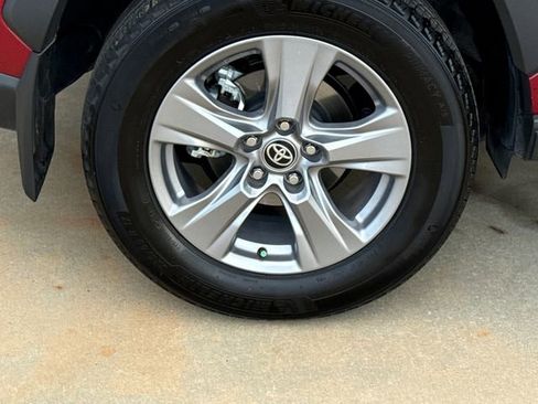 Used 2023 Toyota RAV4 XLE w/ Convenience Package image 9