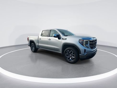 Used 2022 GMC Sierra 1500 SLT AWD/4WD image 2