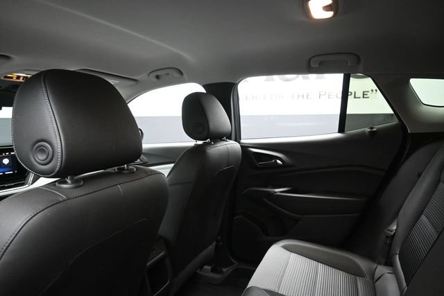 Used 2025 Chevrolet Trax LT FWD image 25