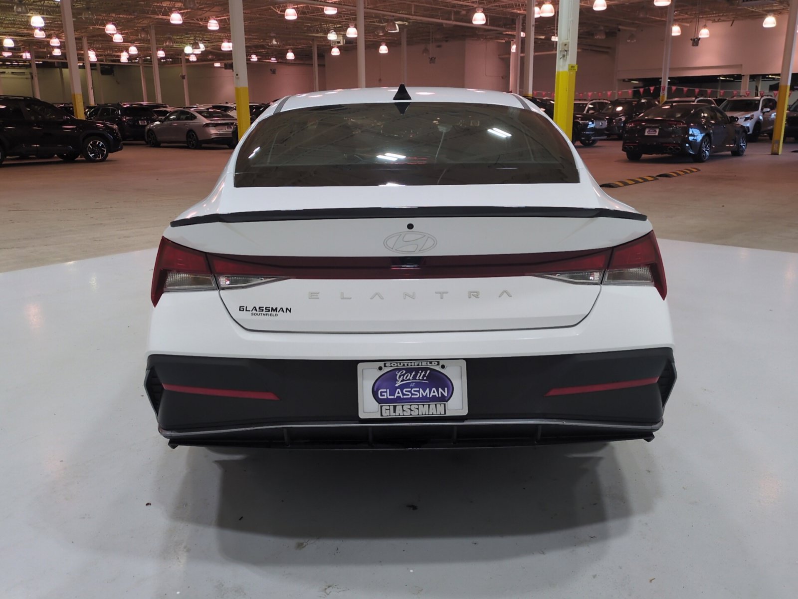 Used 2025 Hyundai Elantra Sport FWD image 4