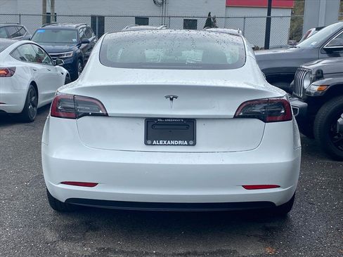 Used 2023 Tesla Model 3 Standard Range image 4