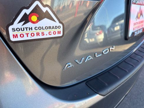 Used 2018 Toyota Avalon XLE Premium FWD image 11