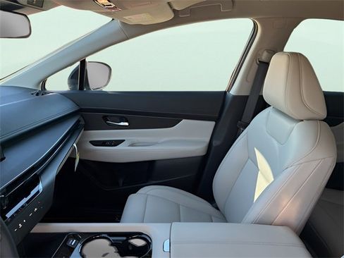 Used 2025 Nissan Murano SV image 17