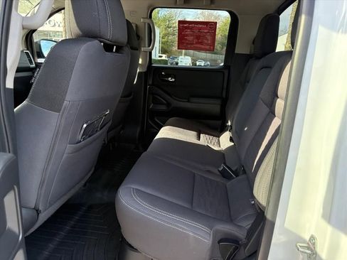 Certified 2022 Nissan Frontier SV w/ Technology Package image 22