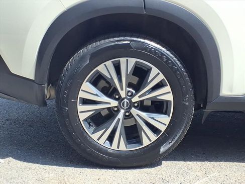 Used 2023 Nissan Rogue SV image 29