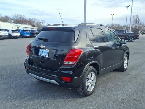 Used 2020 Chevrolet Trax LT w/ LT Convenience Package image 3