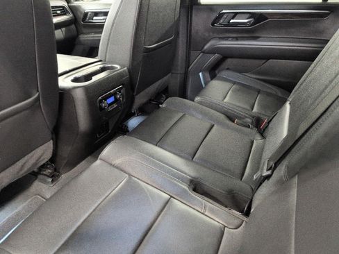 Used 2025 Chevrolet Suburban Z71 AWD/4WD image 22